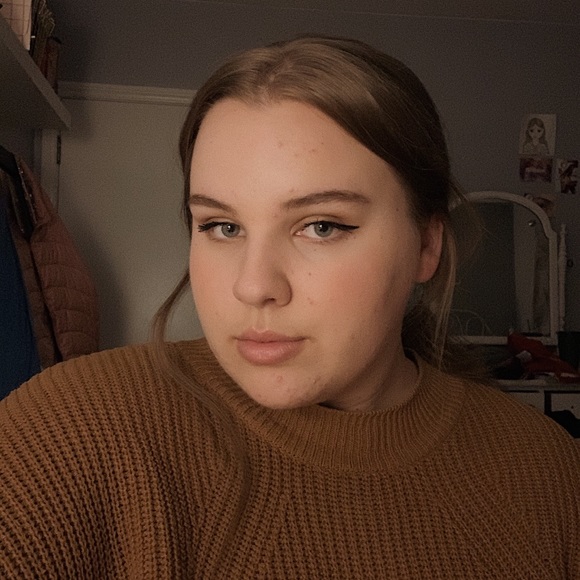 Meet your Posher, Alexys - Picture 1 of 1